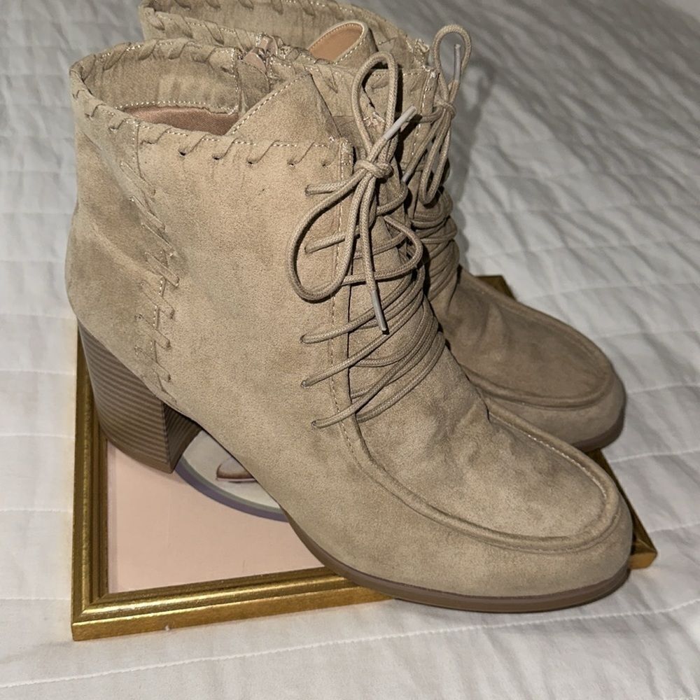 Lane Bryant 12W Tan Faux Leather Suede Ankle Lace up Stacked Block Heel Boots
